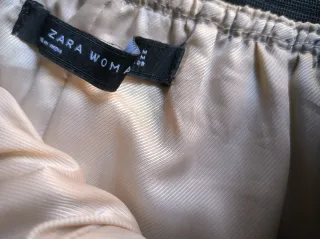 Falda Zara plisada beige
