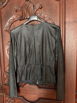 Chaqueta cazadora efecto piel