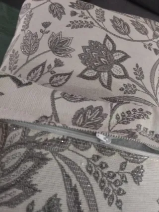 2 Cojines Decorativos Florales con relleno