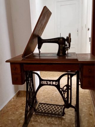 Máquina de coser Singer antigua