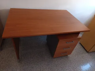 Mesa de oficina madera y metal