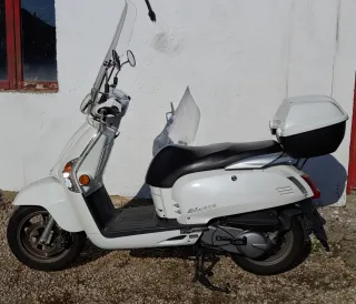 Kymco Like 125 scooter bianco