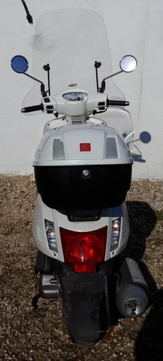 Kymco Like 125 scooter bianco