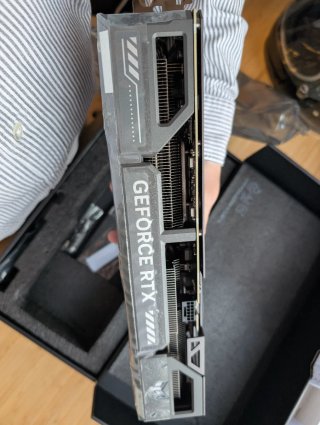 Tarjeta Gráfica Asus TUF Gaming RTX 5070