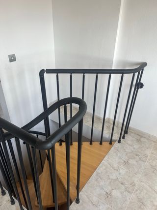 Escalera de caracol madera y metal