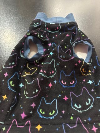 Chaleco polar para gato con estampado
