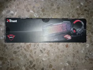 Trust Pack Gaming 4 en 1 Teclado Ratón Cascos