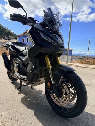 Honda X-ADV 750 Negra
