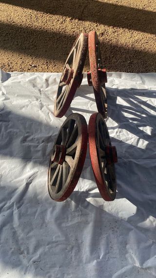 Ruedas de madera para decoración.