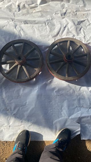 Ruedas de madera para decoración.
