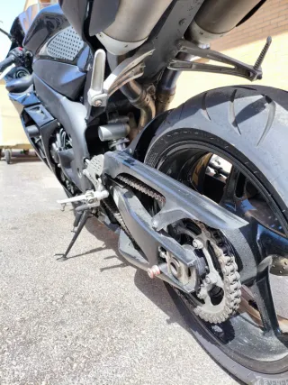 Yamaha R1 2006 Negra y Dorada