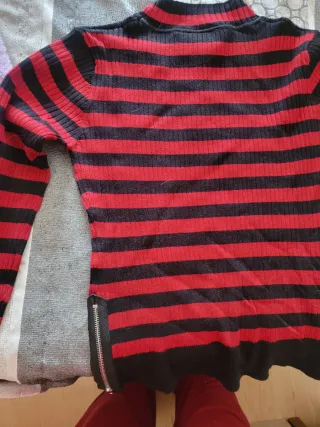 Jersey rayas rojo y negro