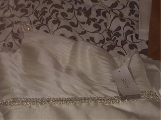 Vestido de novia nuevo con etiqueta