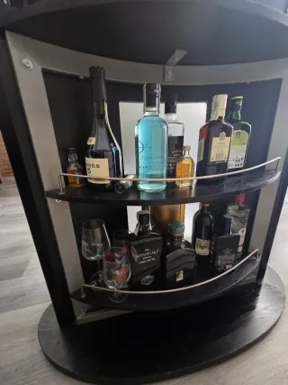 Mueble Bar con 2 Taburetes