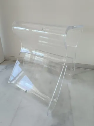 Nuevo Taburete/mesita acrílico Umbra Magino