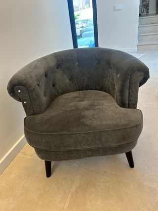 Sillón de tela gris