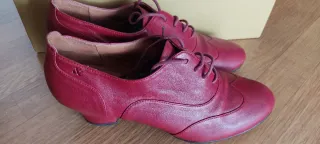 Zapatos de tacón Slidè ans Swing burdeos, num 37.