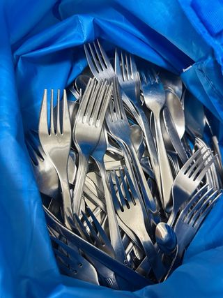 Lote cubiertos: tenedores, cucharas y cuchillos