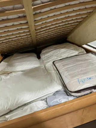 Dormitorio completo madera clara