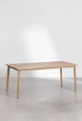 Mesa de comedor de madera