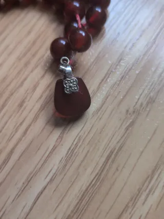 Pulsera estilo jade marrón y rojo