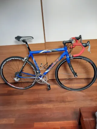 Bicicleta de carretera VINER azul