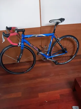 Bicicleta de carretera VINER azul