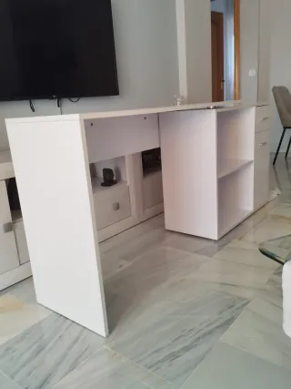 Mesa escritorio blanca , desplegable.