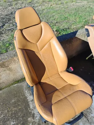 Alfa Romeo GT asientos tapizado interior camel