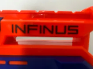 Pistola Nerf Azul y Naranja