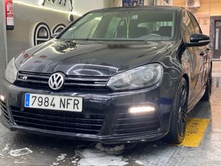 Volkswagen Golf R 2011