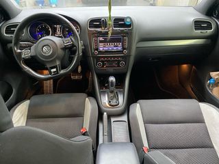 Volkswagen Golf R 2011