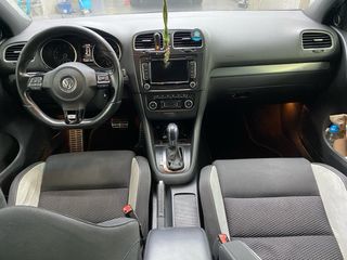 Volkswagen Golf R 2011