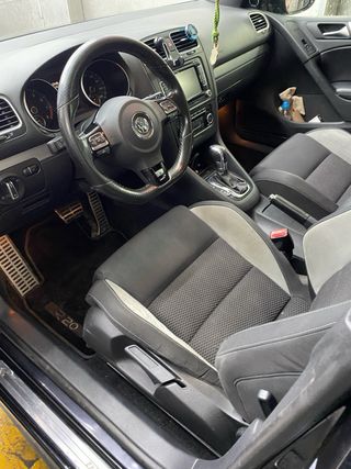 Volkswagen Golf R 2011