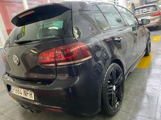 Volkswagen Golf R 2011