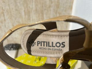 Zapatos de tacón Pitillos dorados mujer