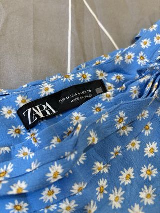 Falda Zara floral azul