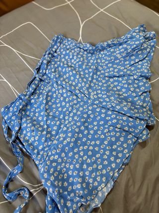 Falda Zara floral azul