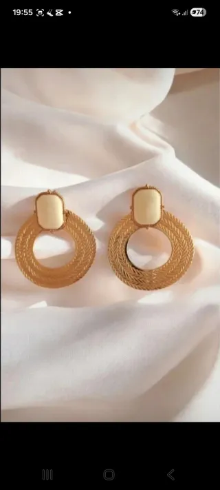 Pendientes Zara dorados y beige