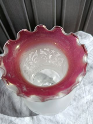 Tulipa de cristal con borde rojo