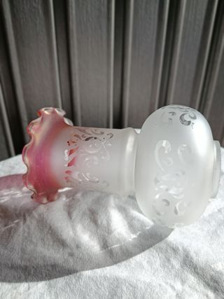 Tulipa de cristal con borde rojo