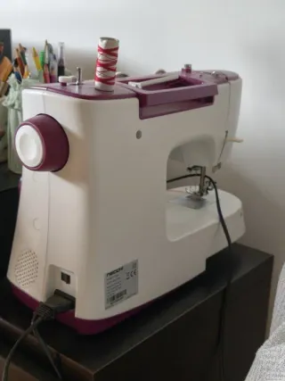 Máquina de Coser NECCHI K132A