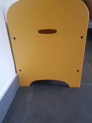 Baúl de madera de ikea amarillo
