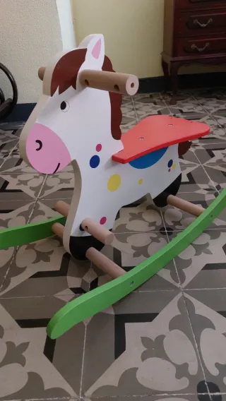Caballito balancín de madera