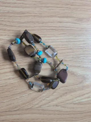 Pulsera de cuentas y piedras