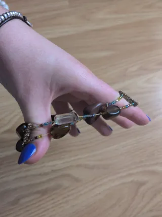 Pulsera de cuentas y piedras