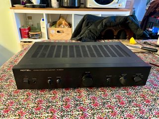 Amplificador Rotel RA-920AX Negro