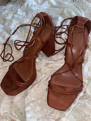Tacones plataforma cordones marrón