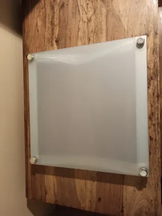 Bandeja decorativa metal y madera 37 cm x 37 cm.