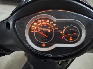 Peugeot TWEET 50cc Scooter Blanca